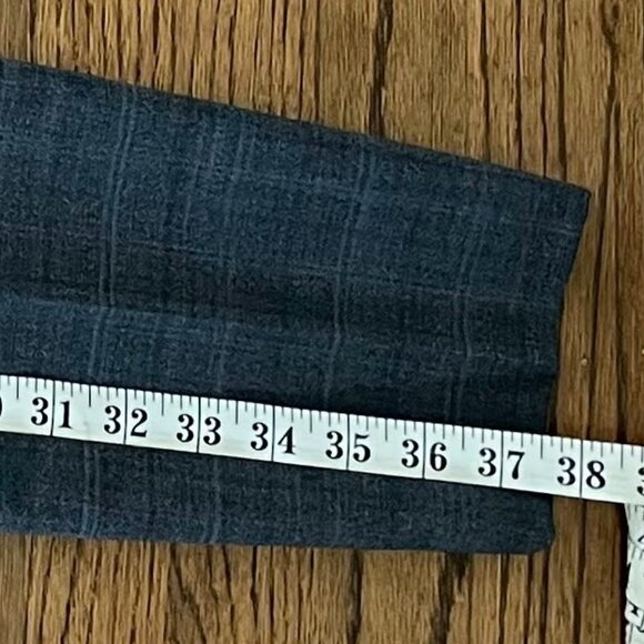 Theory Gray Plaid Wool Straight Leg Dress Pants - Size 4 - Picture 8 of 9